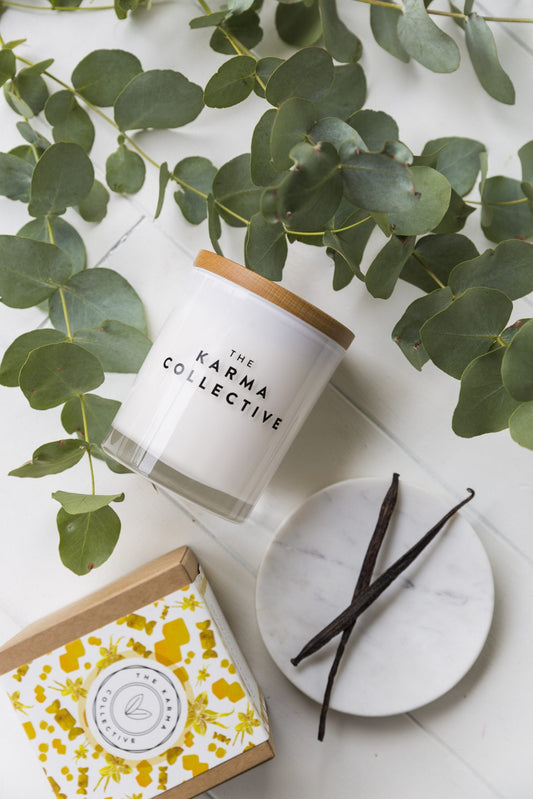 Candle with vanilla pod